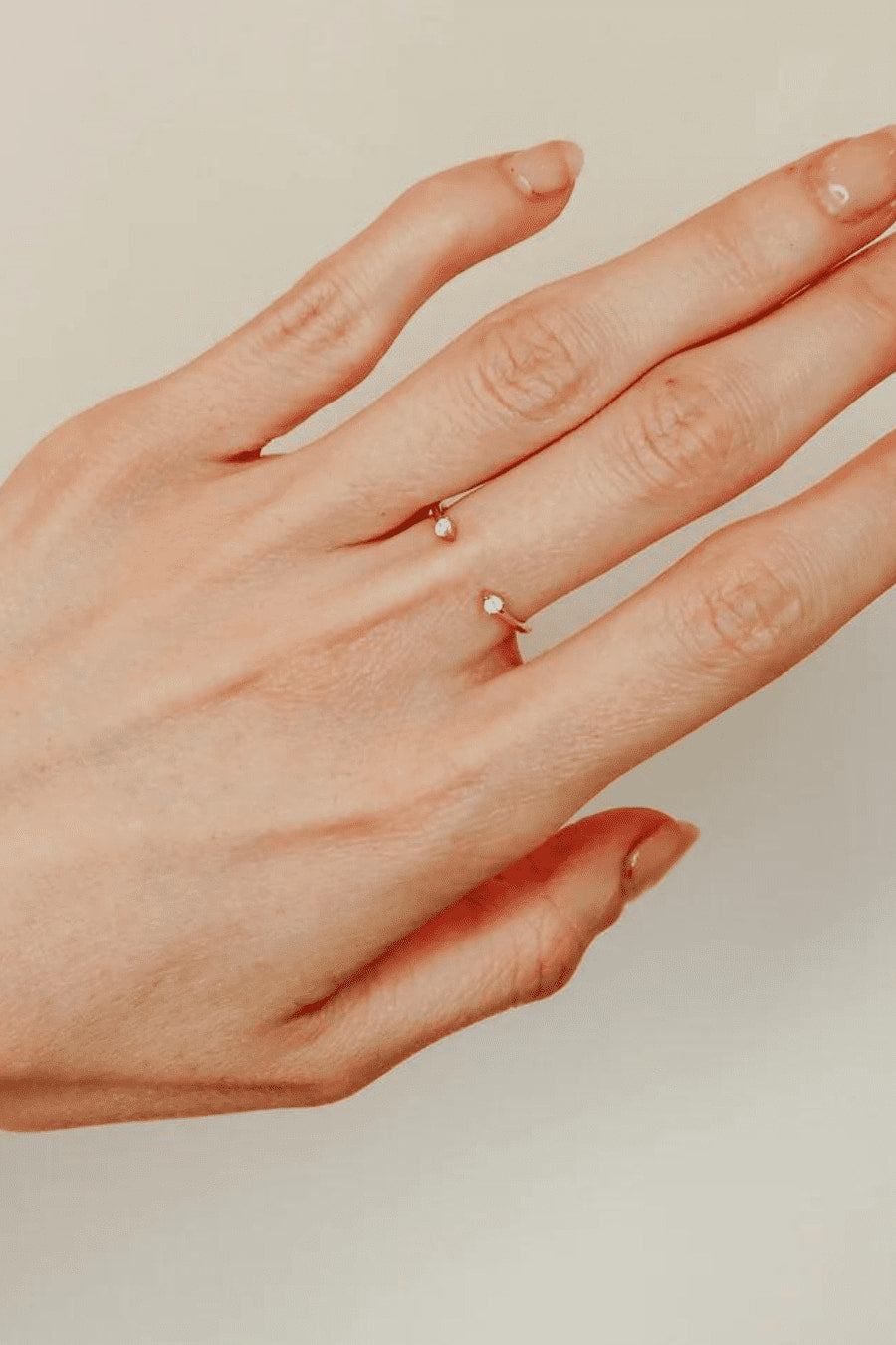 Anillo abierto de oro con zirconias UGGA Juliet Aurel